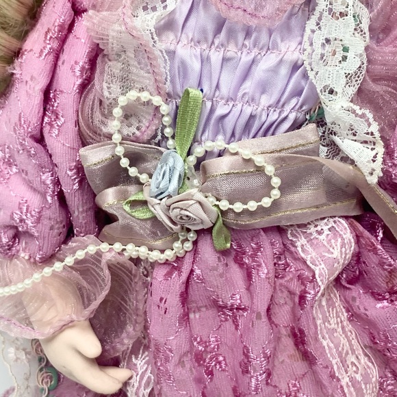 👧🏰🐴Vintage Porcelain doll. - Picture 7 of 16